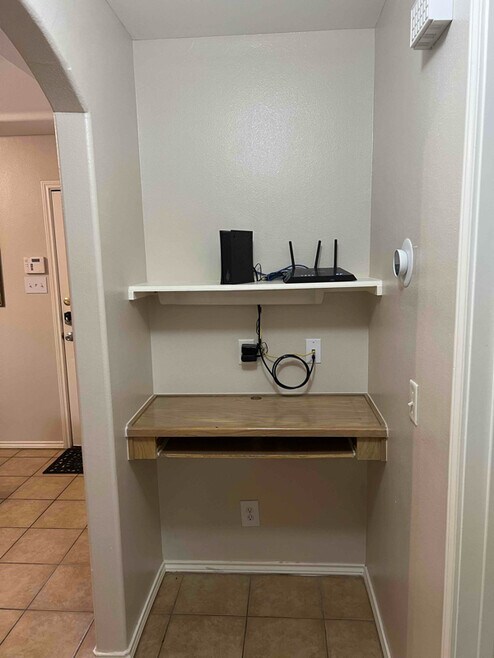 Building Photo - 2513 Fatima Ave