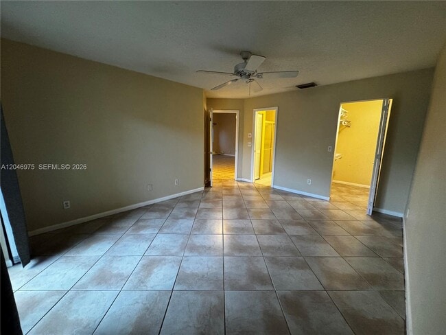 Building Photo - 951 SW 109th Ave