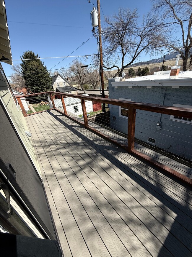 Building Photo - 425 S Yellowstone St