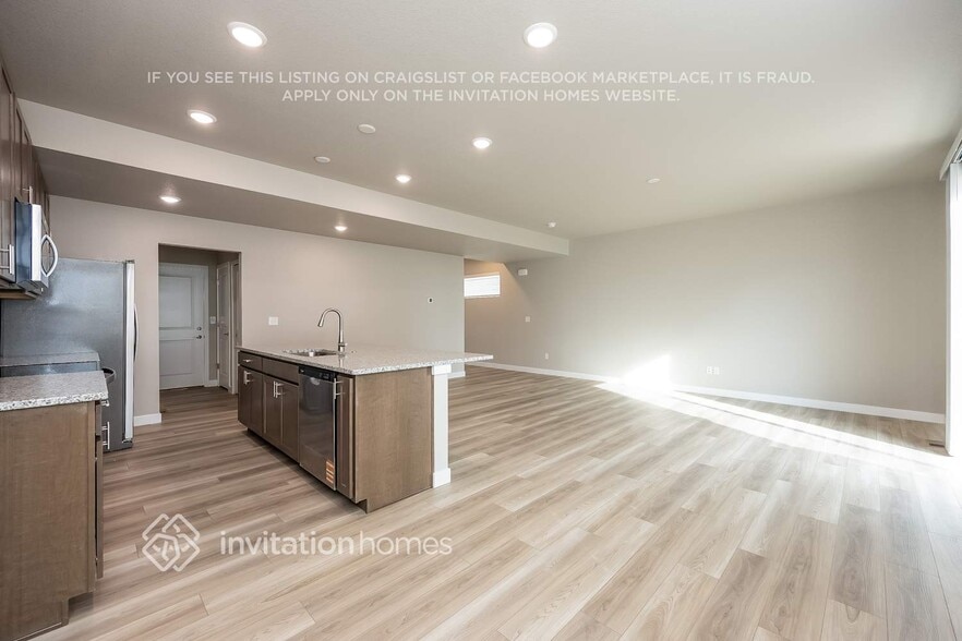 Building Photo - 13593 Arriba Dr