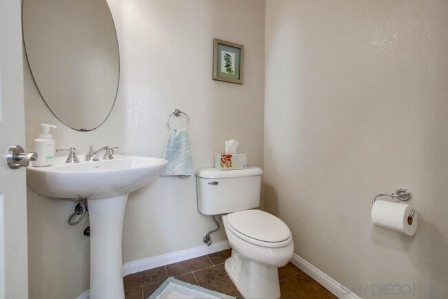 Building Photo - Beautiful 3 BD, 3.5 BA Detached Townhouse ...
