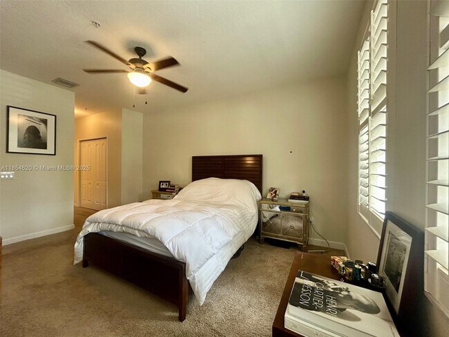 Building Photo - 1104 Shoma Dr