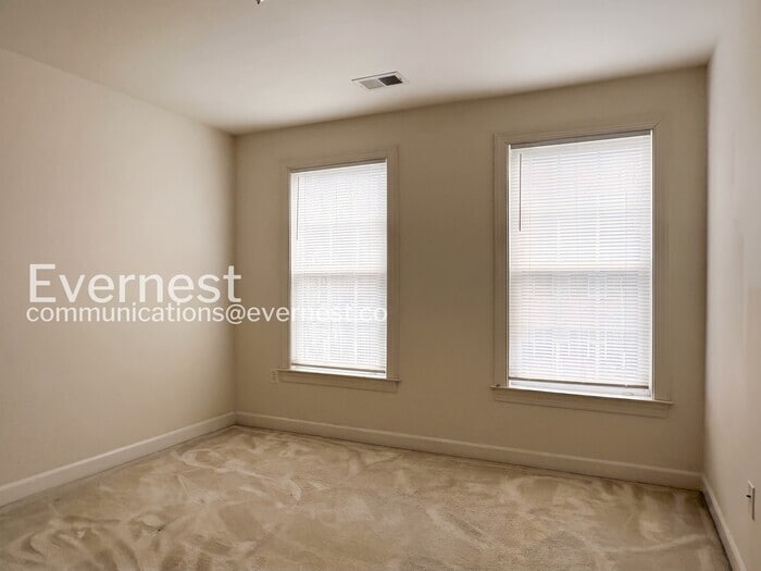 Building Photo - 1620 Whitehall Dr