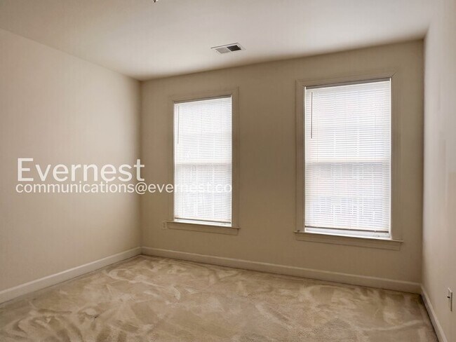 Building Photo - Spacious Living with Fireplace, Deck & Garage / 3 Bed & 4 Bath / Available Now!