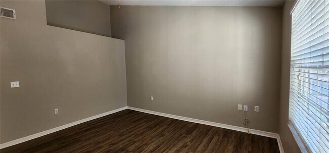Building Photo - 10000 SW 52nd Ave