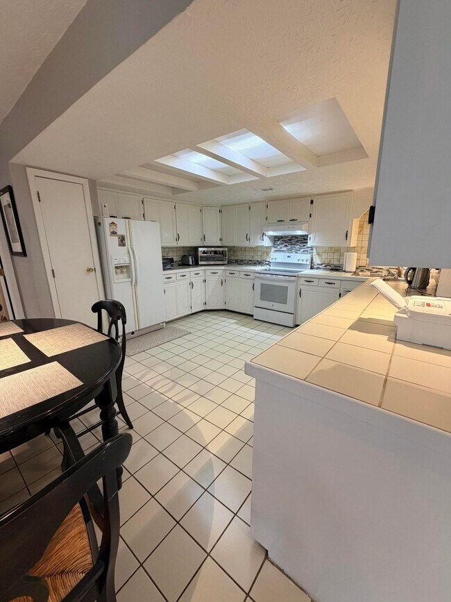 Building Photo - 8226 Glencree Pl