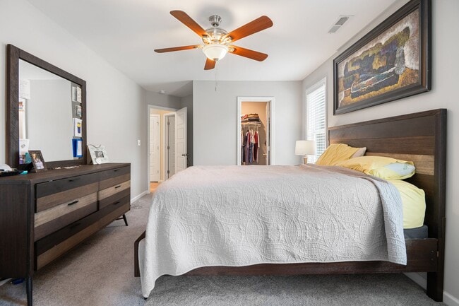 Building Photo - Modern 4 Bedroom Home in Quiet Clayton Nei...