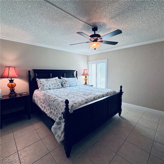 Building Photo - 2264 Winkler Ave