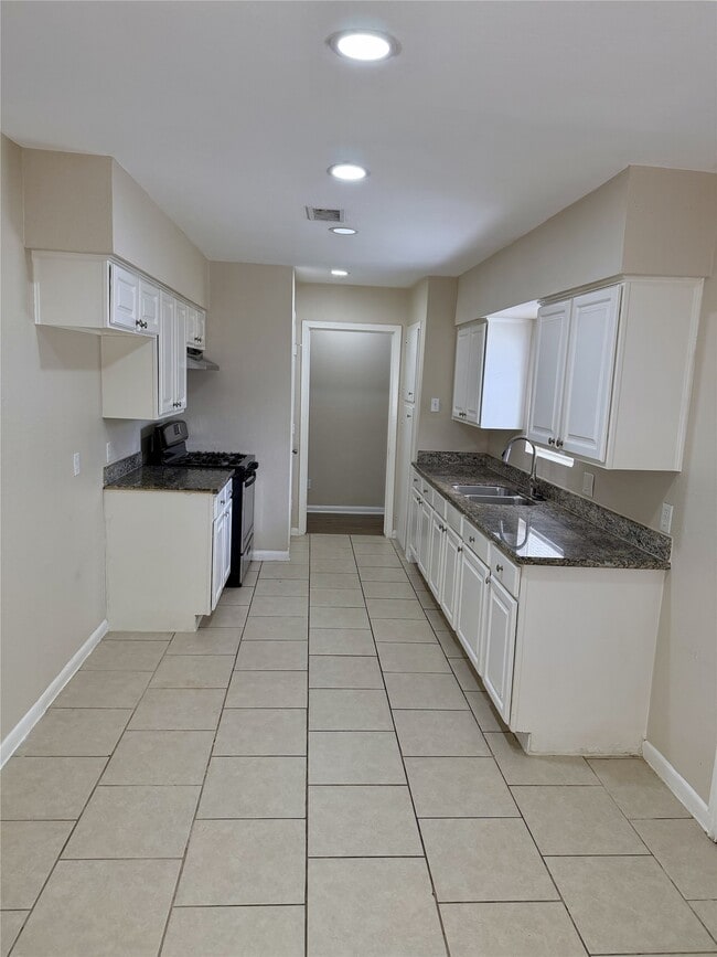 Building Photo - 6144 Doulton Dr