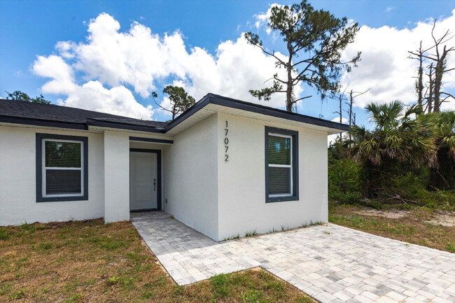 Building Photo - BRAND NEW Construction, 3 bed / 2 bath Ren...