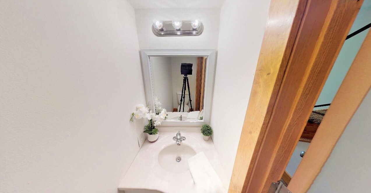 MAIN FLOOR 1/2 BATH - 250 S Durkin Dr