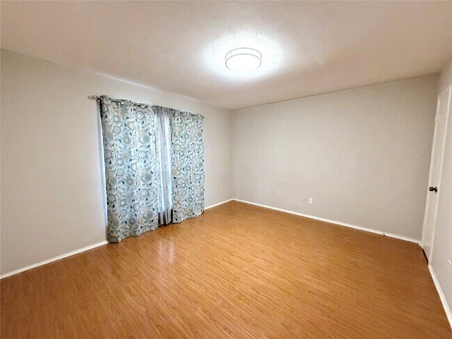 Building Photo - 12633 Memorial Dr