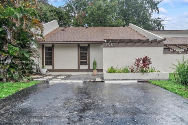 Building Photo - 1581 NW 98th Way