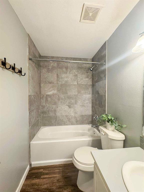 Building Photo - 1010 N Meadows Dr