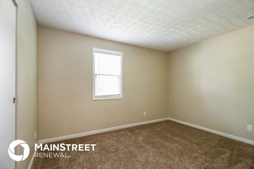 Building Photo - 2495 Willow View Ct