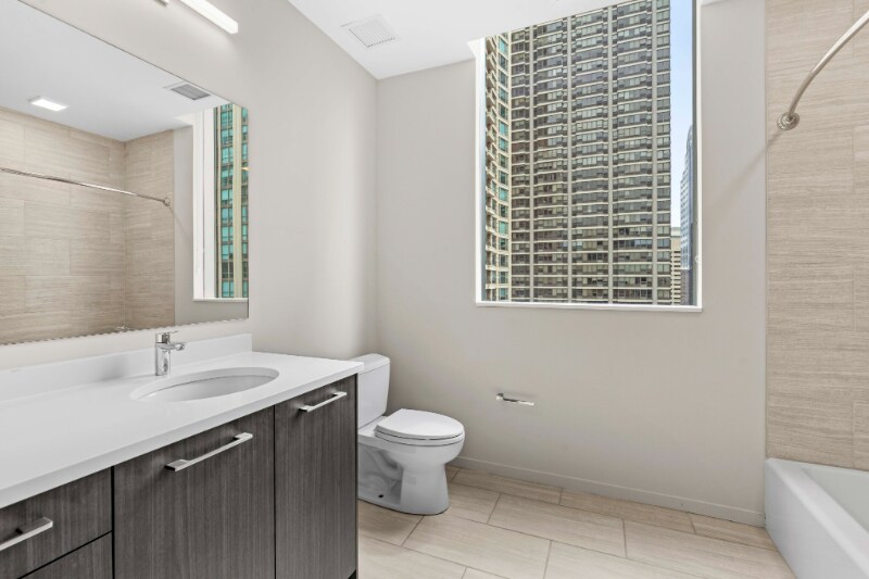 Building Photo - 34 E Huron St