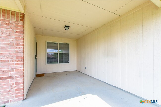 Building Photo - 5910 Sulfur Spring Dr