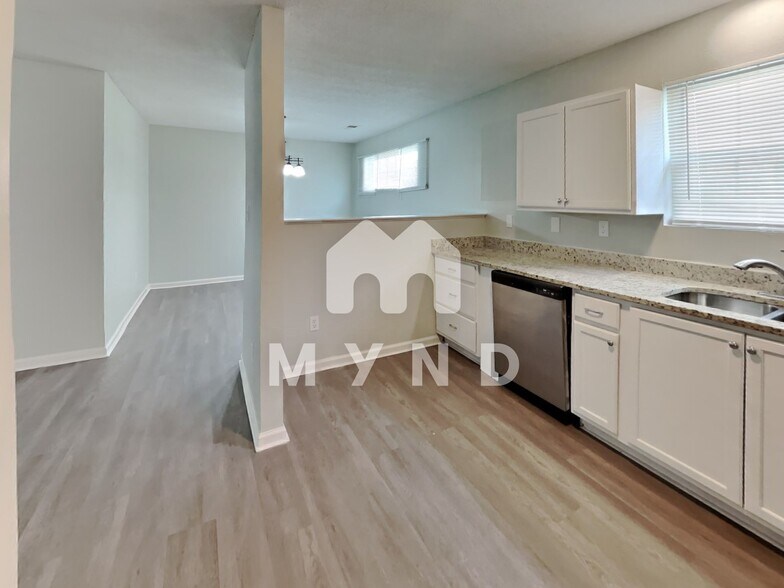 Building Photo - 4828 Royal Run Dr