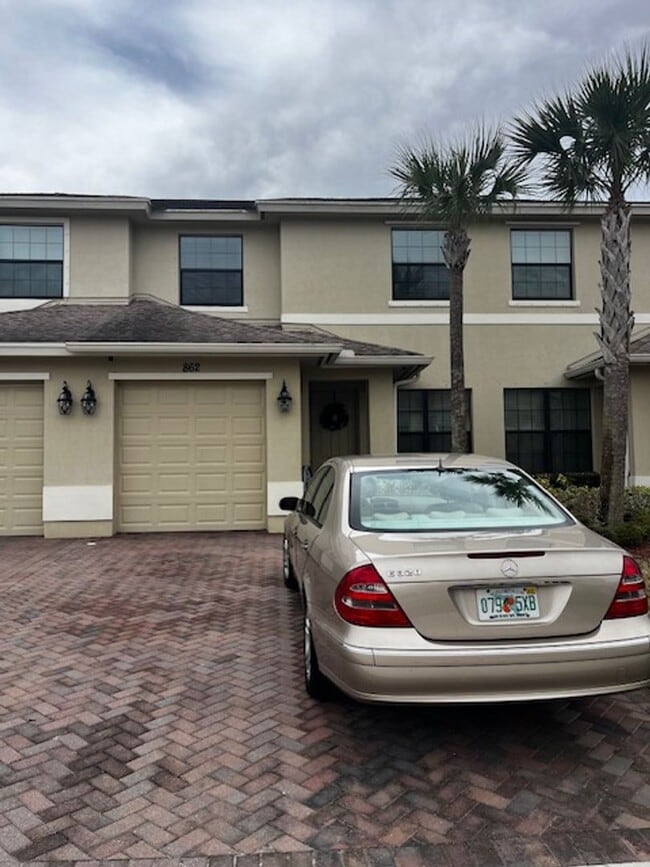 Building Photo - Move-in ready townhome in Verona Trace! This newer 3BR/3BA home!!!