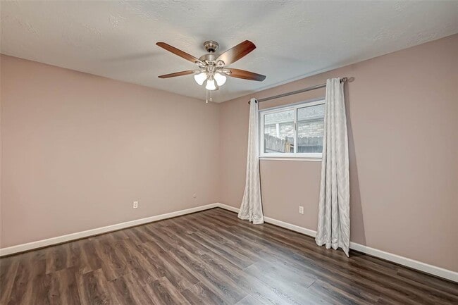 Building Photo - 11627 Briar Rose Dr
