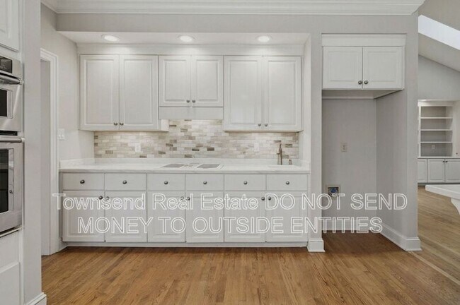 Building Photo - 200 Litchfield Pl