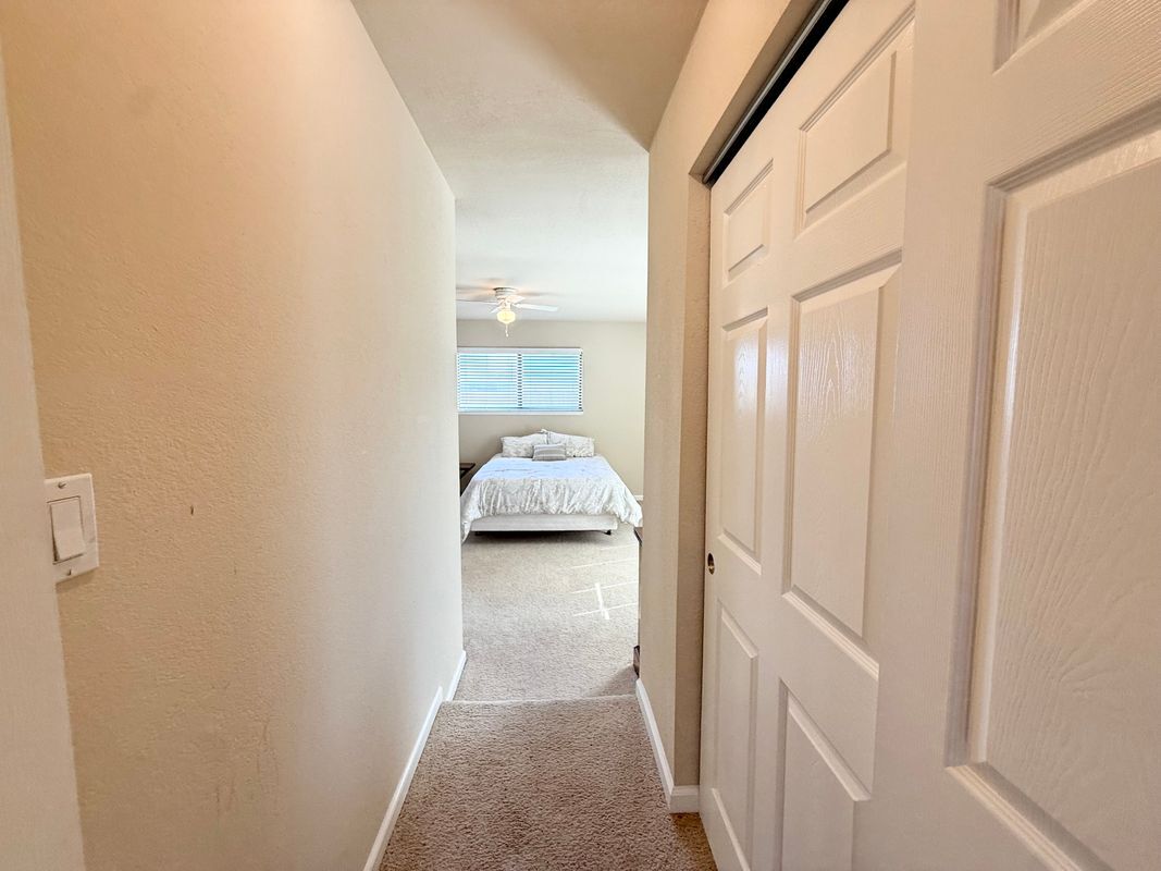 Building Photo - 4460 W Pine Haven Dr