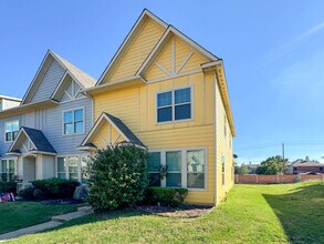 Building Photo - 5500 Dolores!