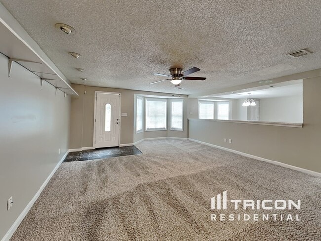 Building Photo - 220 Pepperdine Way