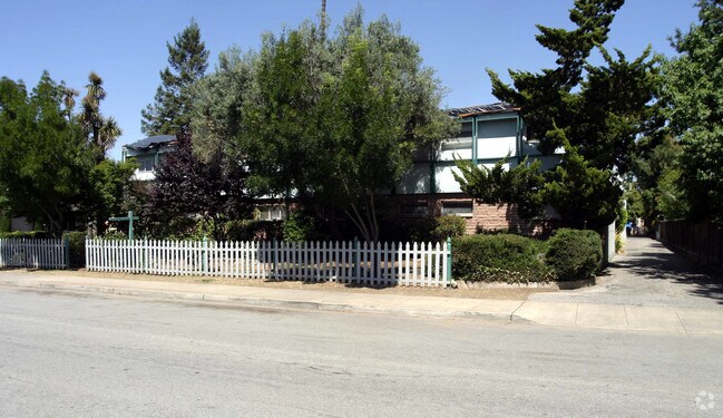 Building Photo - 1025 Boranda Ave