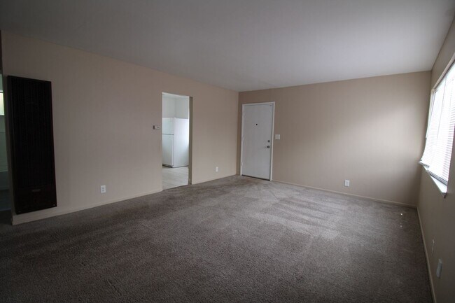 Building Photo - $3095 - Cozy 2/1 in the heart of Downtown San Jose