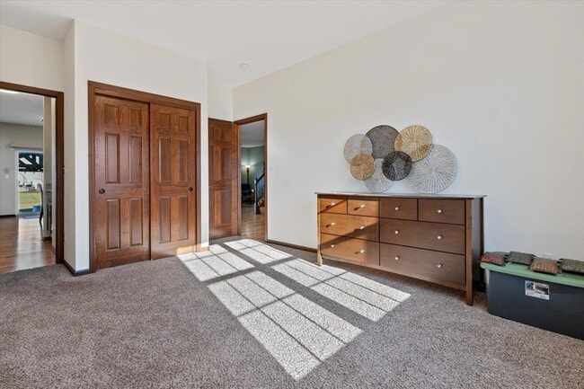 Building Photo - N42W22770 Beacon Ct