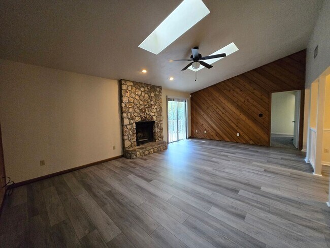 Building Photo - 5315 SW 81st Terrace