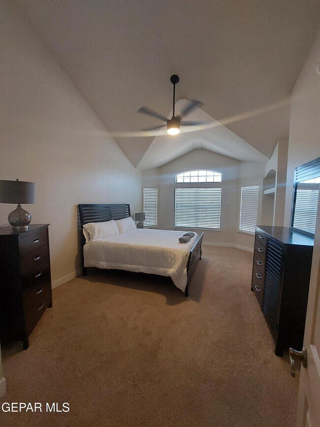 Building Photo - 14021 Highweed Dr
