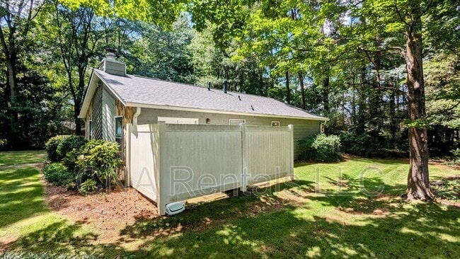 Building Photo - 1050 Mathews Ct
