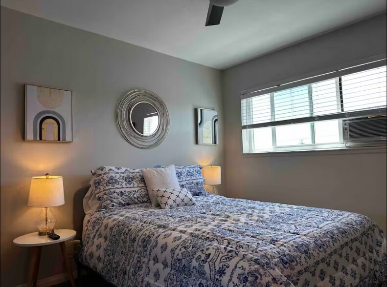 Building Photo - 514 Luna Dr