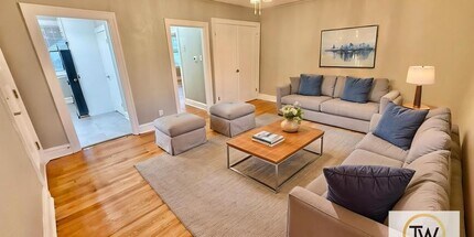 Building Photo - 1240-72 Hawthorne Pl