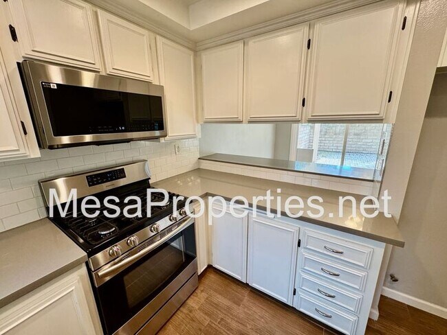 Building Photo - 8475 Lemon Grove Dr