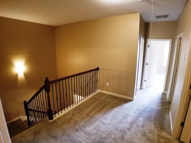 Building Photo - 3872 Fairhill Point