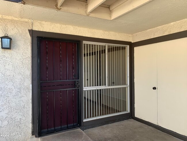 Building Photo - 720 S Dobson Rd