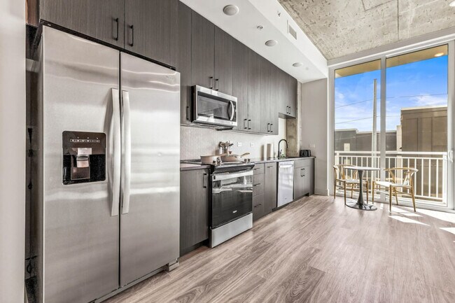 Building Photo - 617 N 12th St