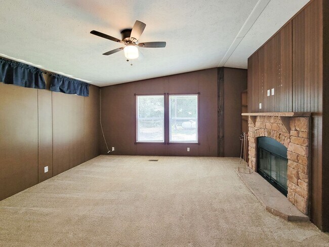 Building Photo - Cozy and Adorable home 4 bedroom 2 bath home on over 1 acre near McRae Lake! Relax on the covered...