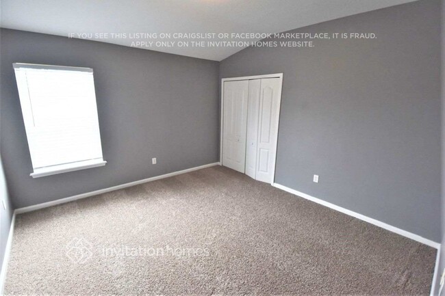 Building Photo - 2850 Woodstone Dr