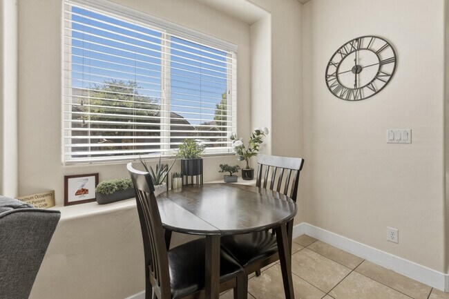 Building Photo - 4221 Torrey Pines Dr