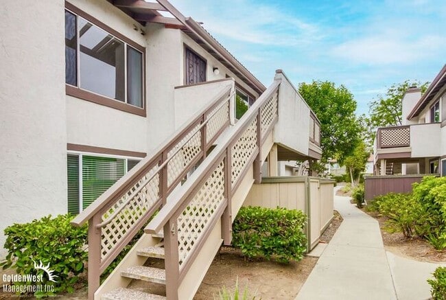 Building Photo - Beautifully Updated 2Bdm 2Ba Condo Located...