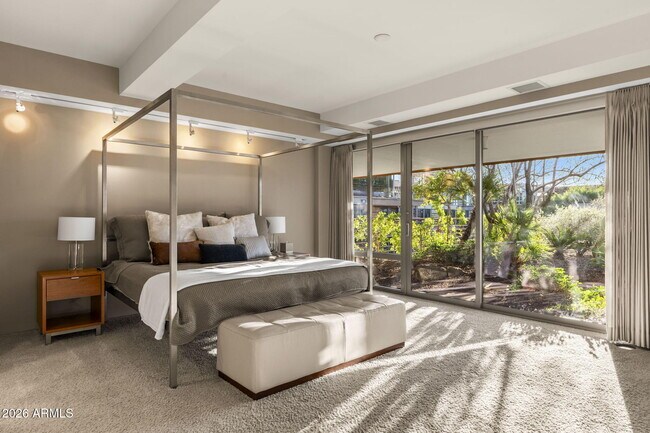 Building Photo - 7167 E Rancho Vista Dr