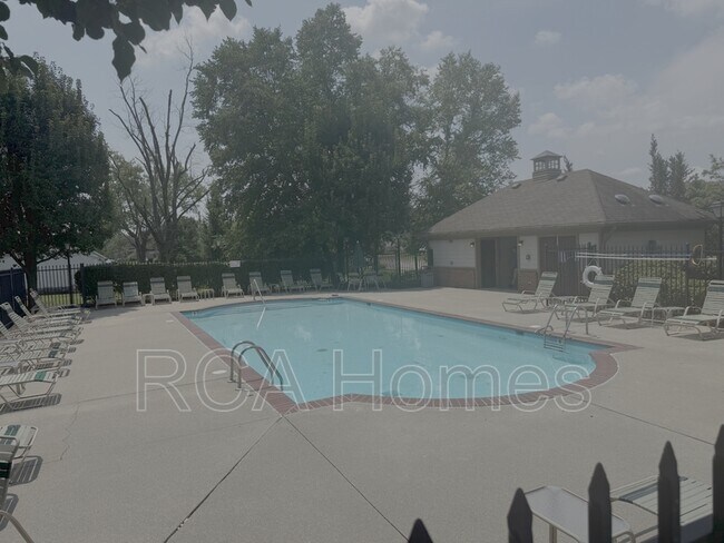 Building Photo - 8921 Hunters Creek Dr