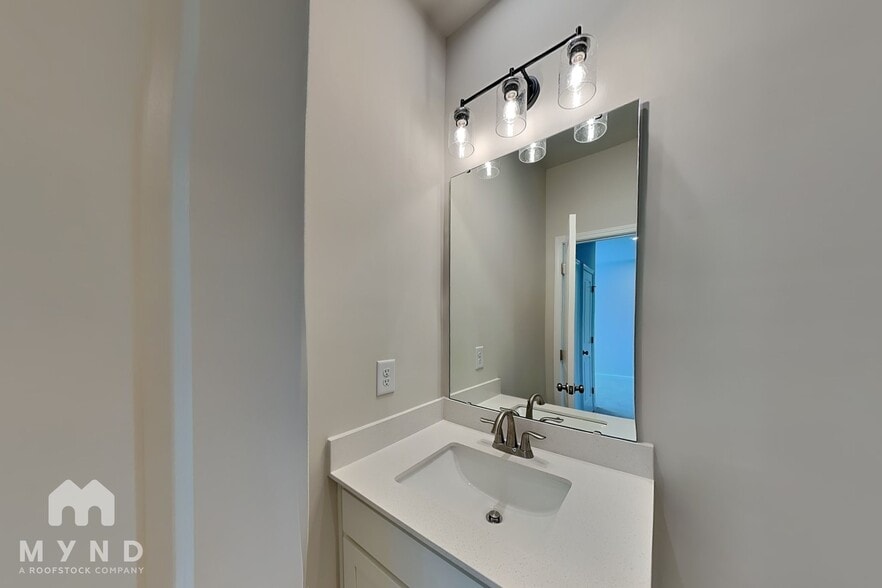 Building Photo - 6005 Longar Ln