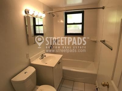 Building Photo - 1 bedroom in Brookline MA 02446