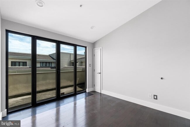 Building Photo - 1000 Fell St