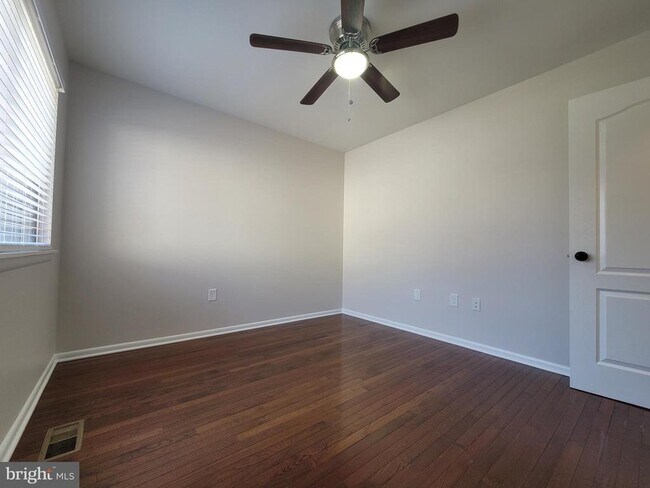 Building Photo - 5674 Oak Tanager Ct